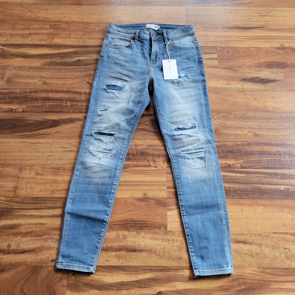 Cello size 5 NWT JEANS